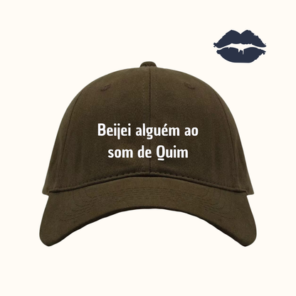 Beijei alguém ao som de Quim